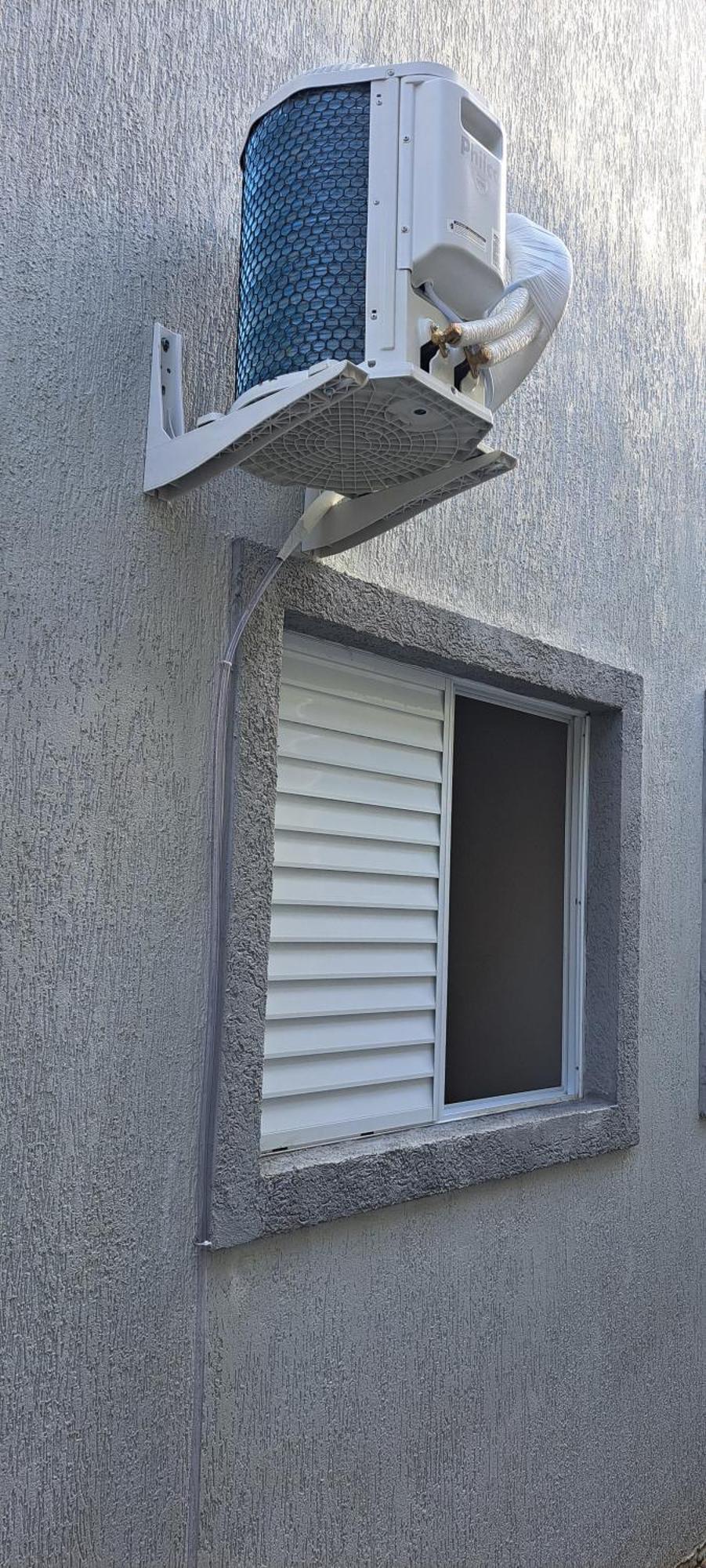 Casa Com Piscina Em *